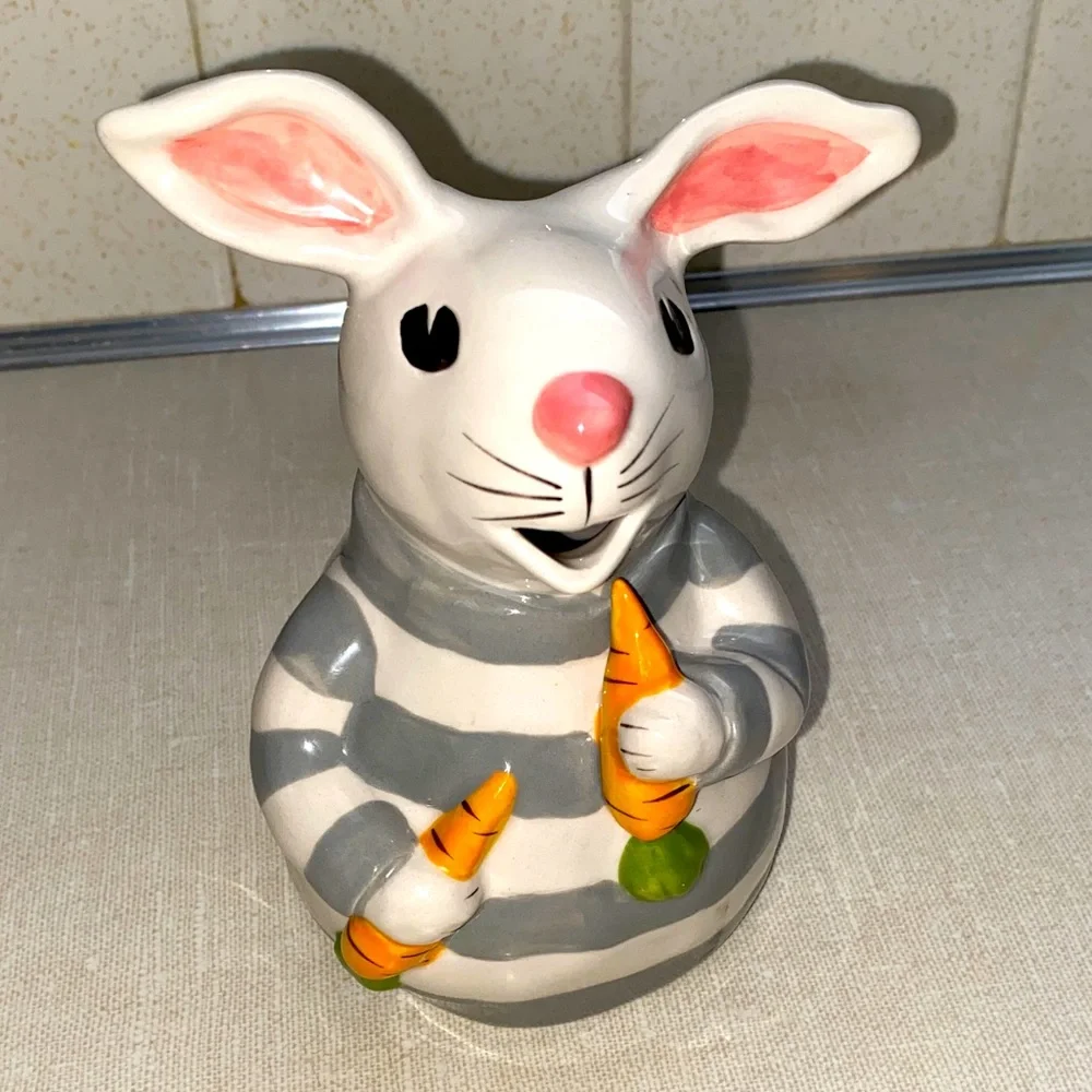 Blue Sky 2018 Easter BUNNY Rabbit‎ Creamer Easter carrots